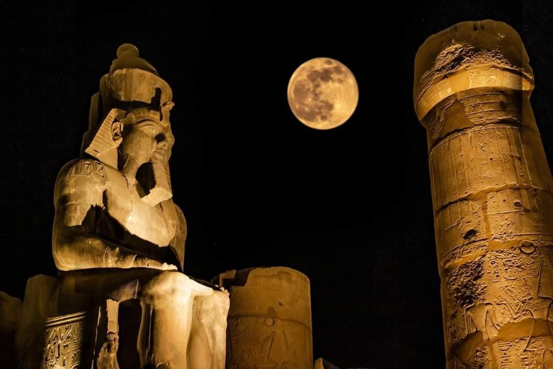 Modos Place Luxor Eksteriør billede